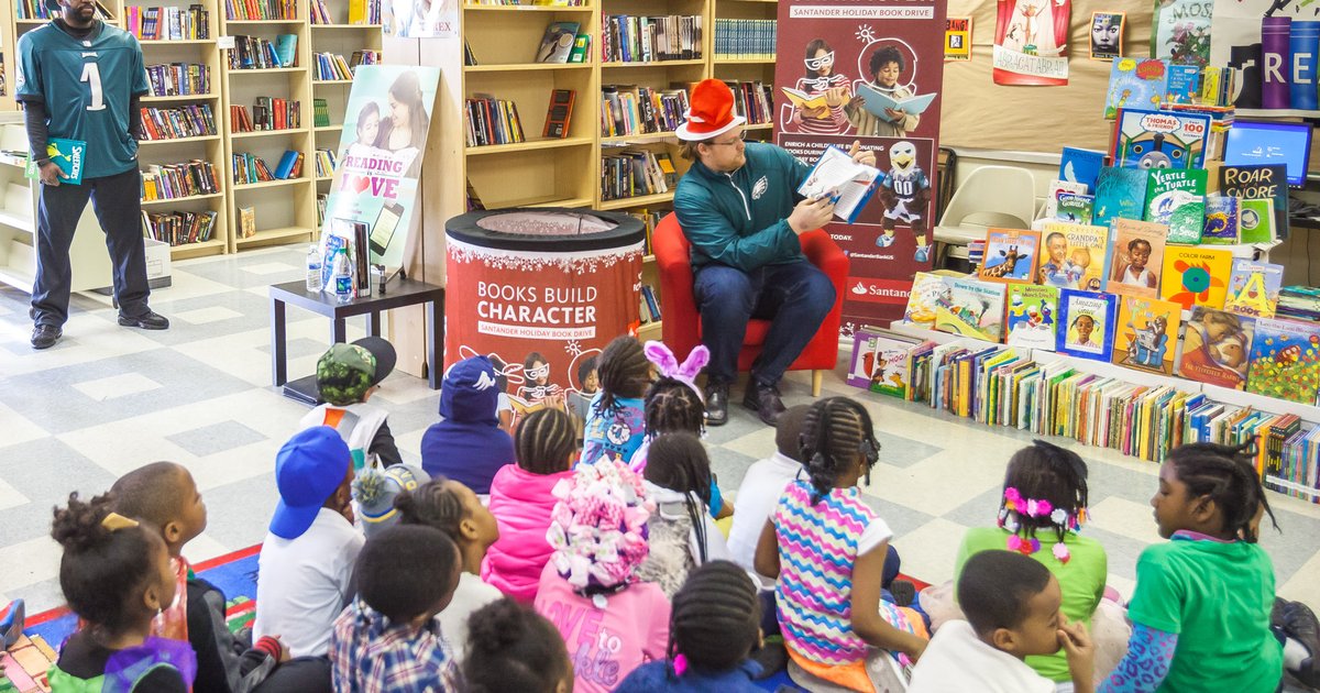 Philadelphia Eagle hosts story time for kids on Dr. Seuss' birthday ...