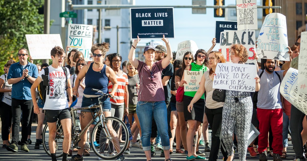 White live. Вайт лайвс Мэттер. Black Lives matter White. Black Lives matter белые. Lives White matter Россия.