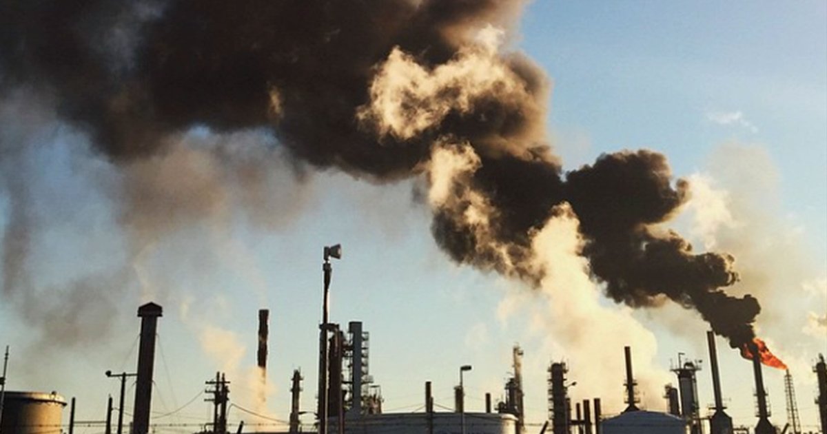 Move to lift oil export ban spooks Philadelphia area refineries