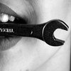 01102019_mouth_wrench_bw