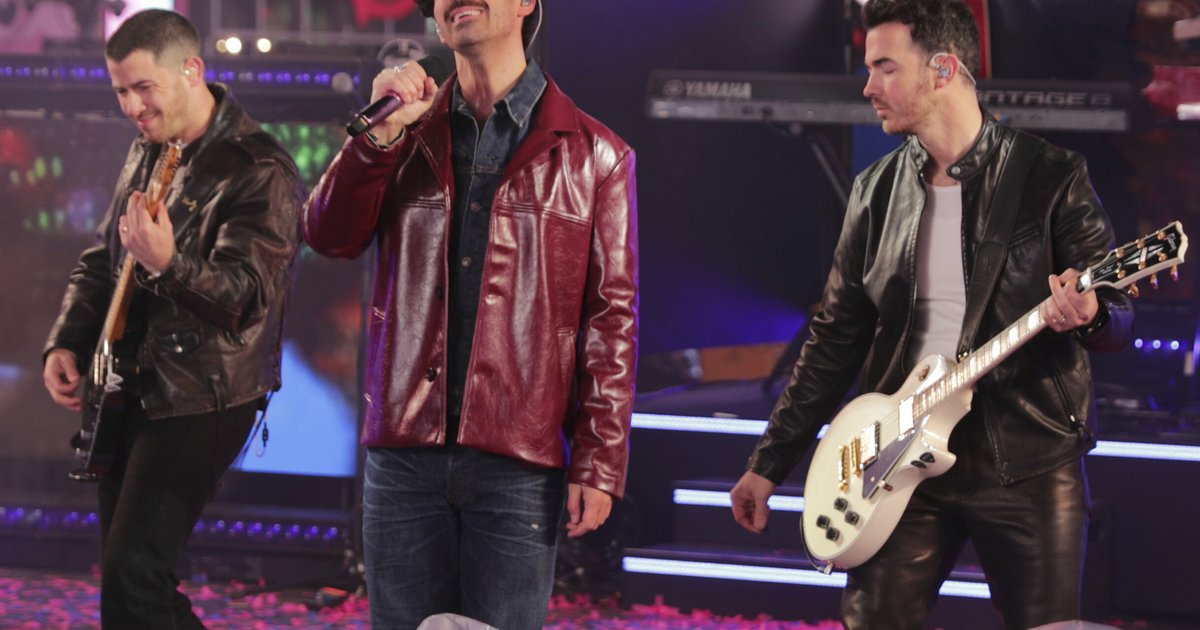 Jonas Brothers reportedly filming holiday movie for Disney+