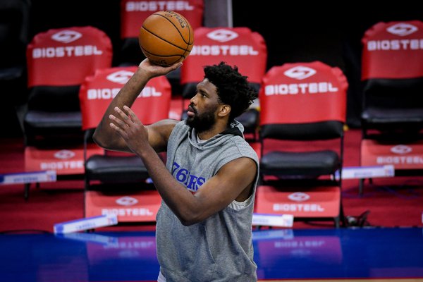 Joel_Embiid_1_Hornets_Sixers_Frese.jpg