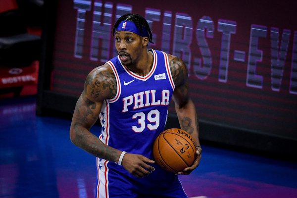 Dwight_Howard_3_Hornets_Sixers_Frese.jpg