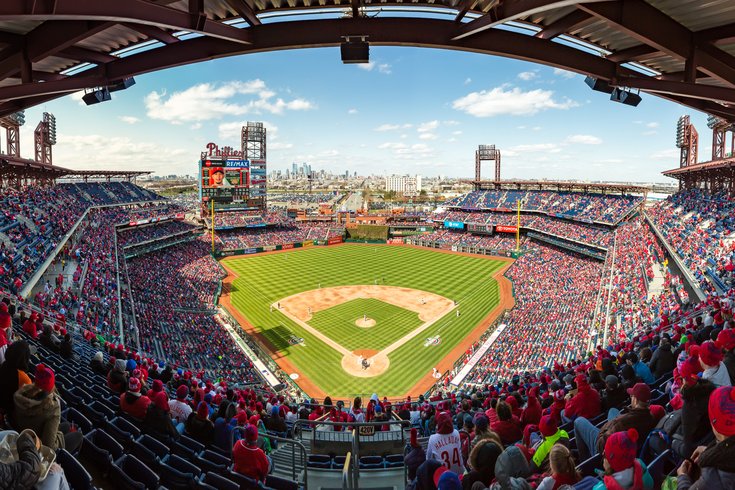 Doug Pederson threw out the first pitch for the Phillies in a Roy