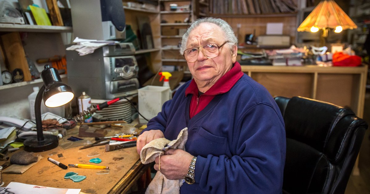 At 80, this stainedglass maker is still going strong PhillyVoice