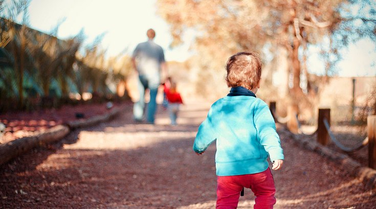 02192018_toddler_walking_Unsplash