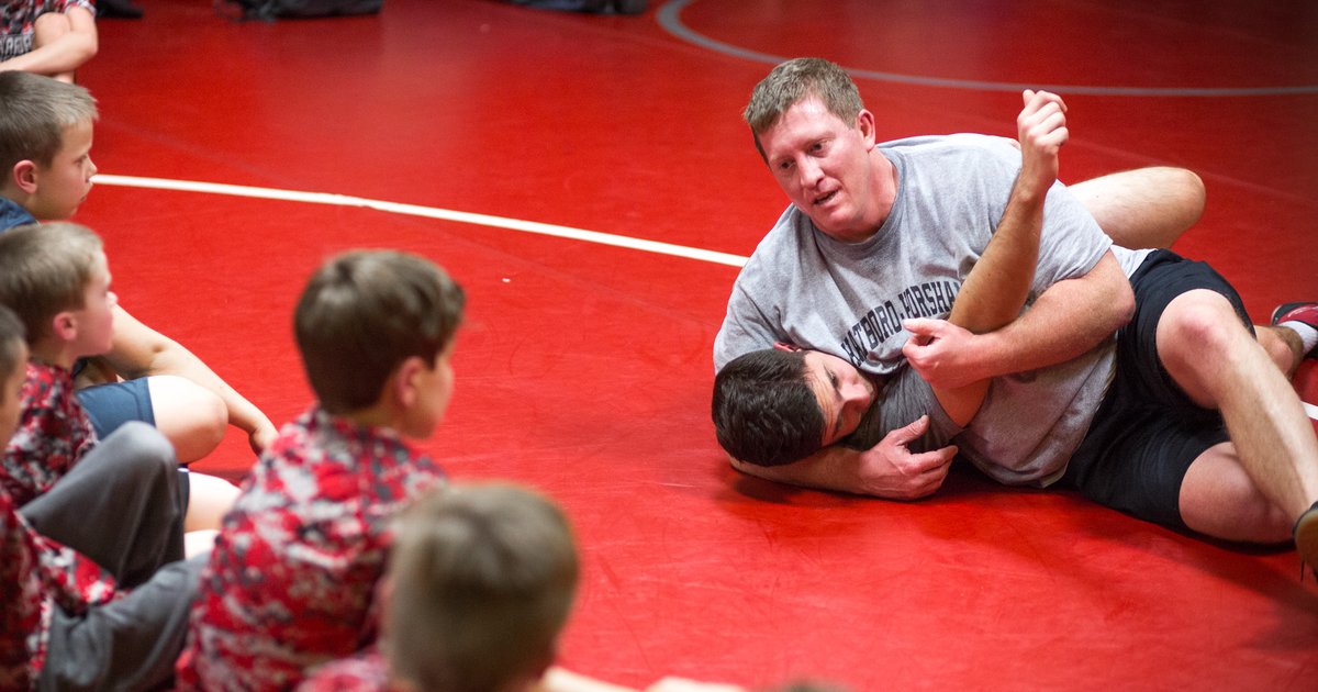Einstein orthopedic surgeon goes to the mat for young athletes