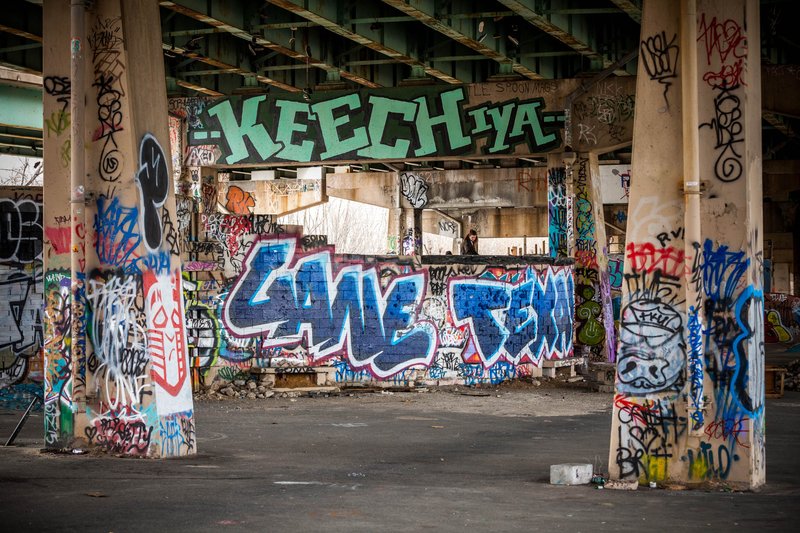 Schuylkill Expressway wall is a Philly graffiti battleground | PhillyVoice