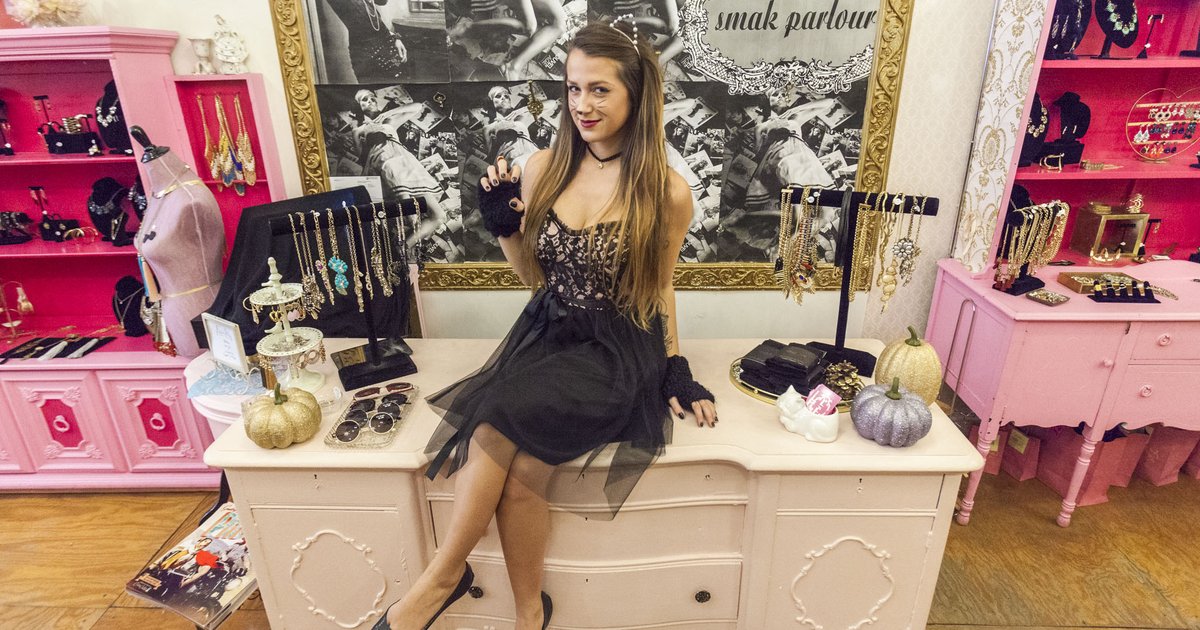 Two extra-easy Halloween costumes you'll actually want to wear ...