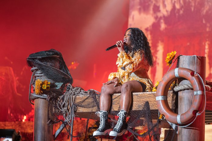 GUIDE - SZA at Philly's Wells Fargo Center - September 2023