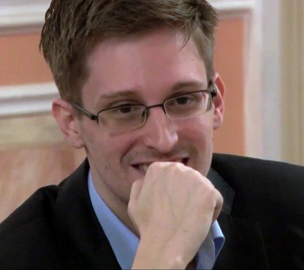 03042015_edward_snowden_AP