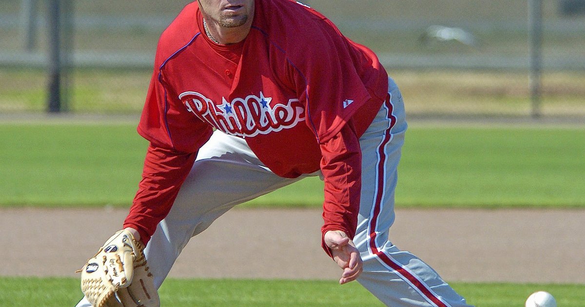Former Phillies pitcher Rhéal Cormier dies at 53 - Vimarsana News