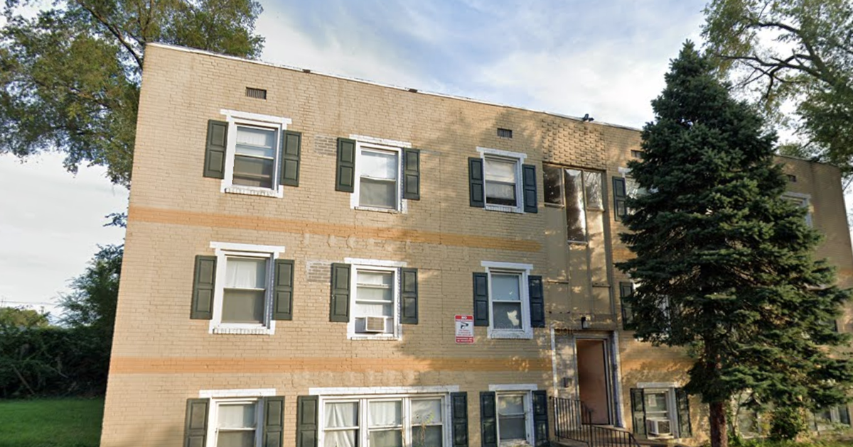 Fire breaks out at abandoned Camden apartment building where deadly