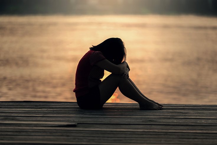 Teen sad silhouette depression mental health 03142019
