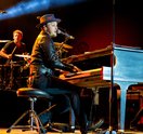 gavin degraw
