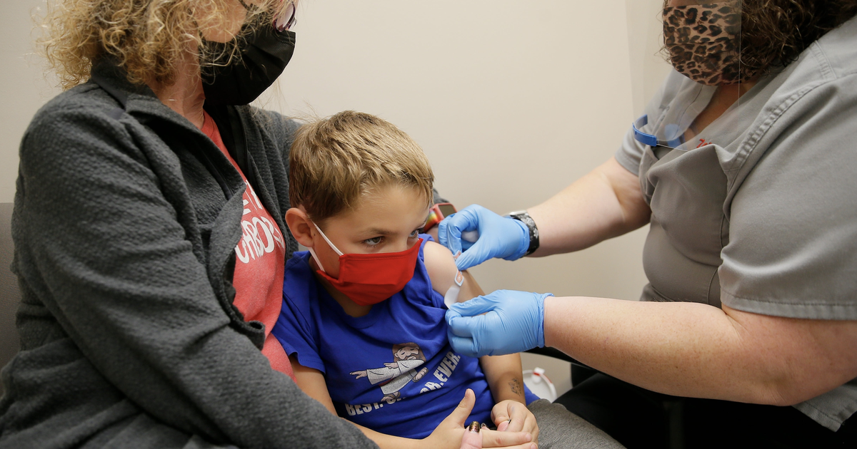 Many children fear shots. One doctor has a plan to end needle phobia - Vimarsana News