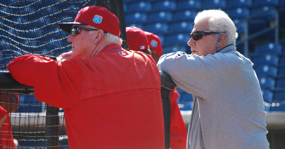 Phillies legends Larry Bowa and Charlie Manuel dine at Tomcat Cafe