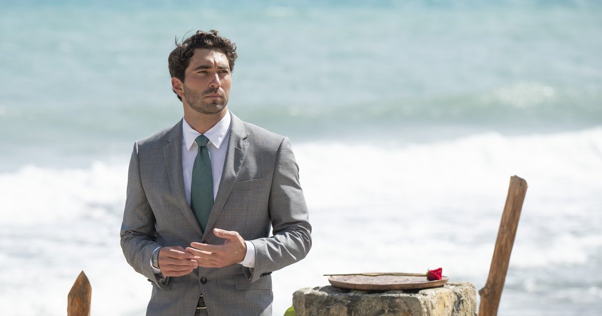 'The Bachelor' Season 28 finale recap: Joey Graziadei gets engaged to Kelsey Anderson - Vimarsana News