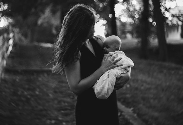 03272018_mother_baby_unsplash