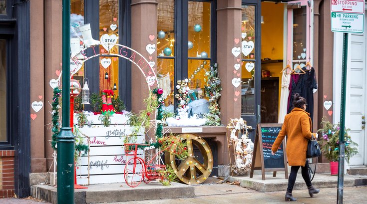 Carroll - Holiday Decorations Old City