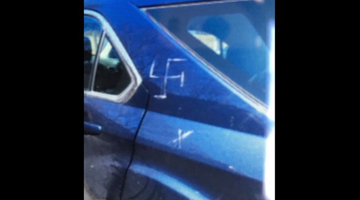 040917_Swastika_car