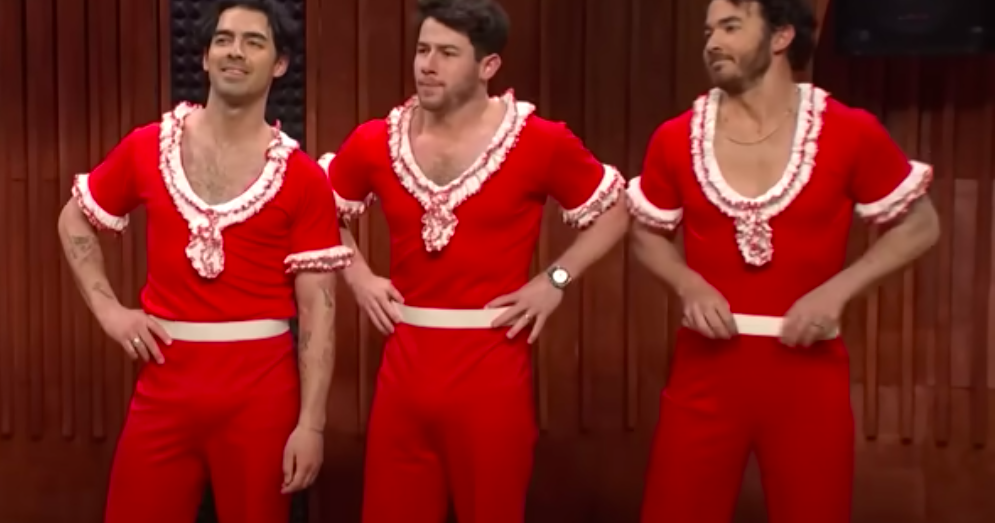 Saturday Night Live: Jonas Brothers perform new songs, join a sketch ...