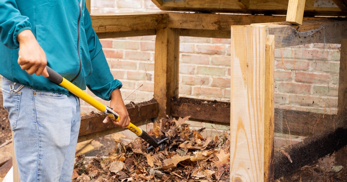 Parks & Rec resource center offers Philly residents free access to gardening tools, compost and mulch