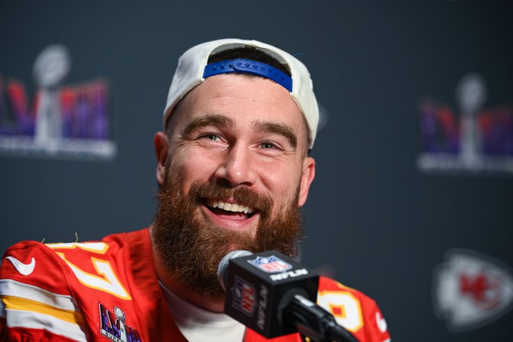 travis kelce tv host