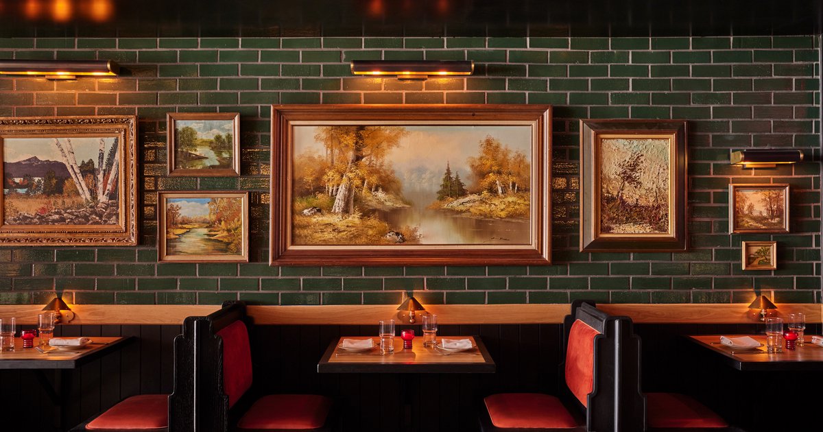 New Philadelphia restaurants Darling Jack's Tavern brings a cozy, retro vibe to Midtown Village