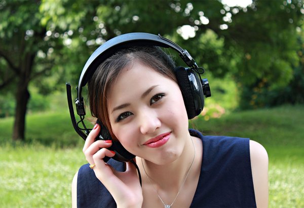 05172018_girl_headphones_Pexels