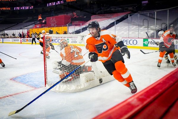 Sean_Couturier_4_01132021_Flyers_Pens_Frese.jpg