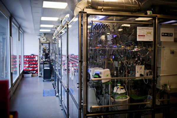 05302016_drugmaker_machine_MIT