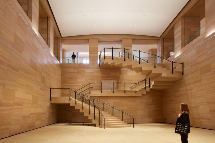 威廉姆斯论坛是费城艺术博物馆重大核心项目改造的一部分，这个公共空间将促进活动的开展，并引导客人到大楼各层的画廊。(photo:PhillyVoice)