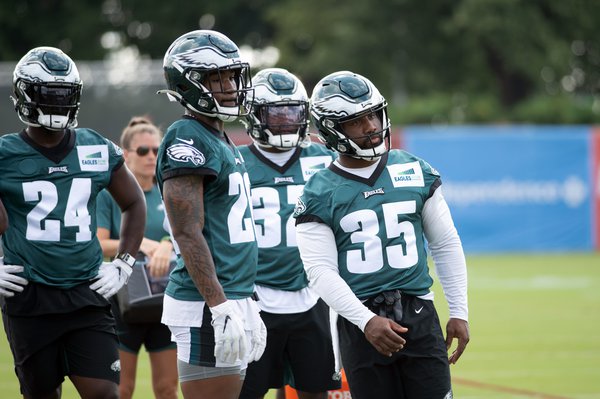 Boston_Scott_RBs_running_backs_Eagles_Camp_Frese.jpg