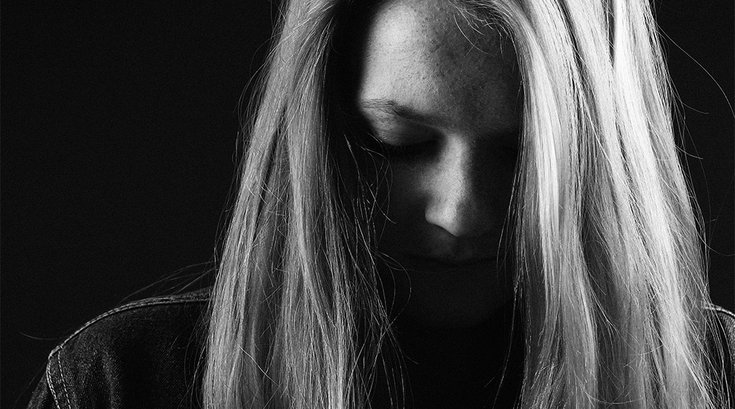 06042018_sad_woman_Pexels