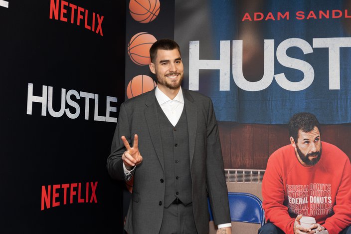 Adam Sandler's Netflix movie 'Hustle' will hold basketball tryouts for  extras at 76ers Fieldhouse in Wilmington