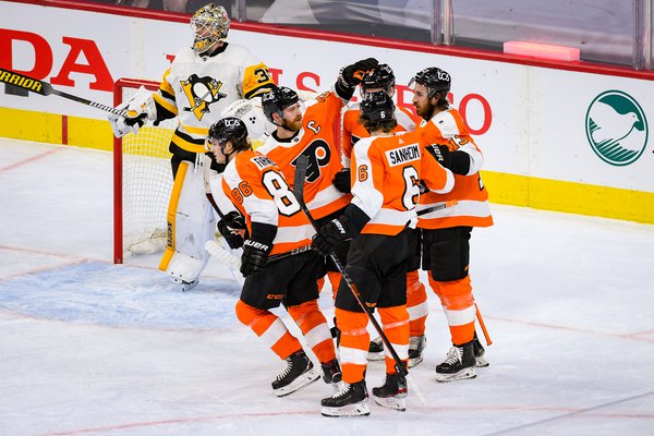 Flyers_celebrate_Joel_Farabee_01132021_Flyers_Pens_Frese.jpg