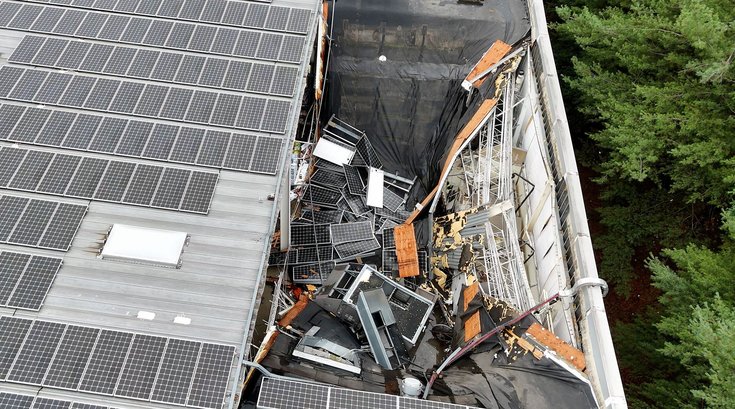 Flooding BJ's collapse