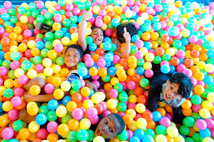 Bounce The Mall Ball Pit