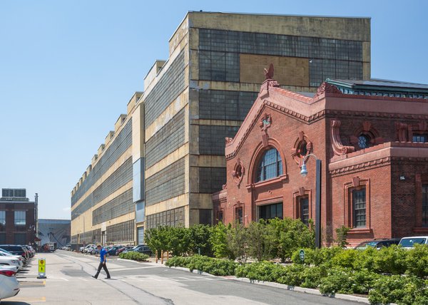 Navy Yard redevelopment, investment in minorities