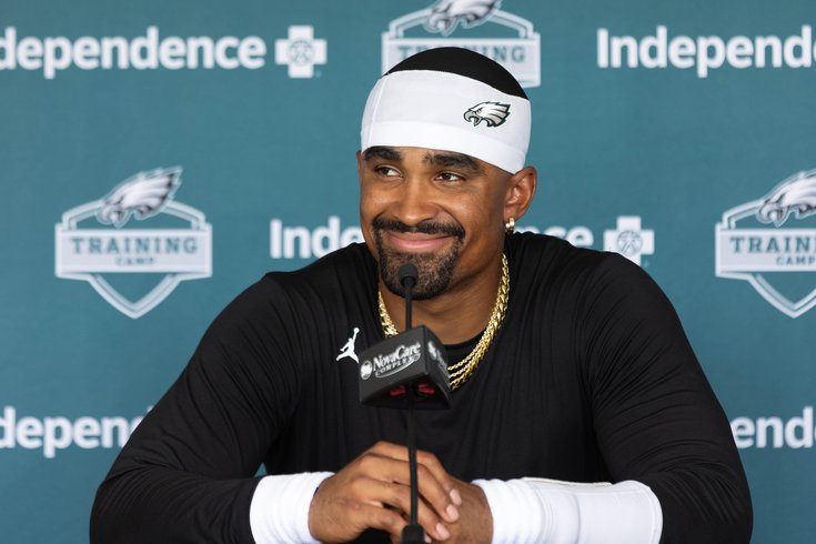 Jalen Hurts spoke at length with Shedeur Sanders after Eagles-Browns joint  practice, says, 'You've got to want it.' | PhillyVoice