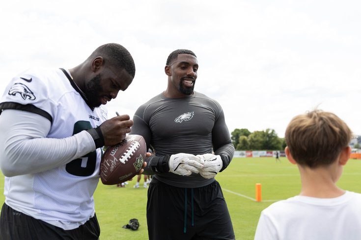 072325_Eagles Moro Ojomo Thomas Booker Practice_ColleenClaggett-1052.jpg