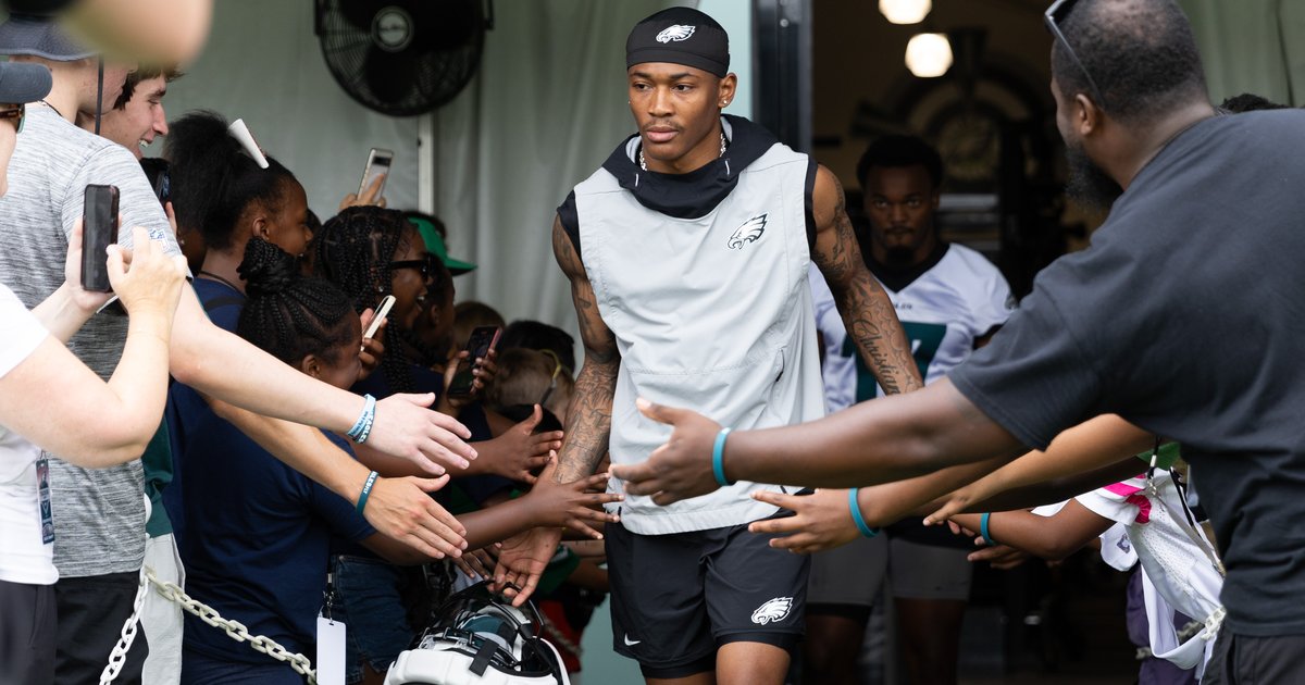 DeVonta Smith’s stellar camp has Eagles teammates bracing for ‘another jump’
