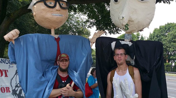 07252016_Bernie_Puppets_JS