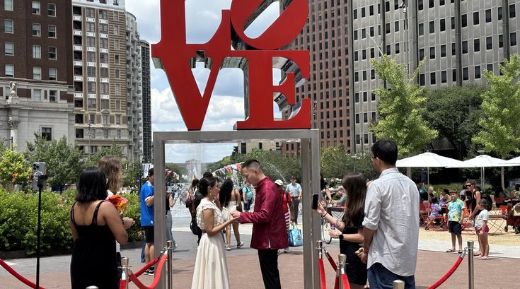 Weddings Love Park