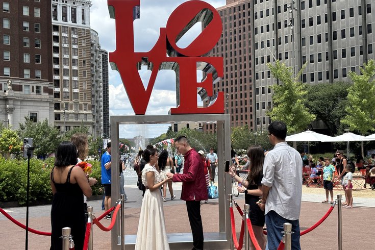 Weddings Love Park