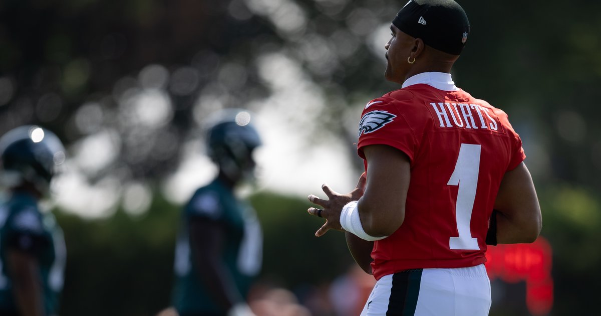 Eagles short practice highlights strong showing by Jalen Hurts and Andy Dalton, struggles for rookie QBs