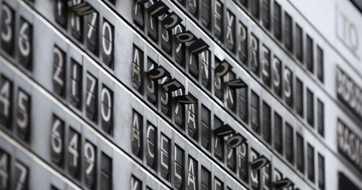 Grand Central Station & New York City -- Station Goes Digital by Replacing  Split-Flap Solari Boards