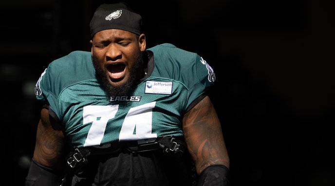 EaglesTrainingCamp-Fred Johnson
