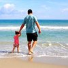 08092018_father_daughter_beach_Pexels